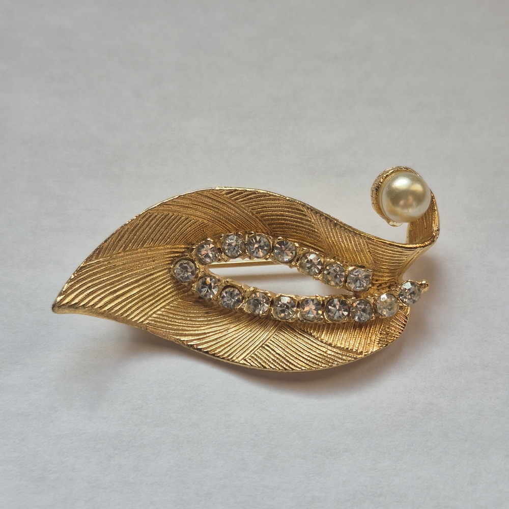 Vintage Leaf Brooch with Pearl Accent
